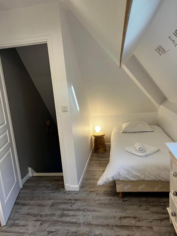 11 Les Pins Penches Apartment นูฟ์ชาเทล-อาร์เดอโลต์ ภายนอก รูปภาพ