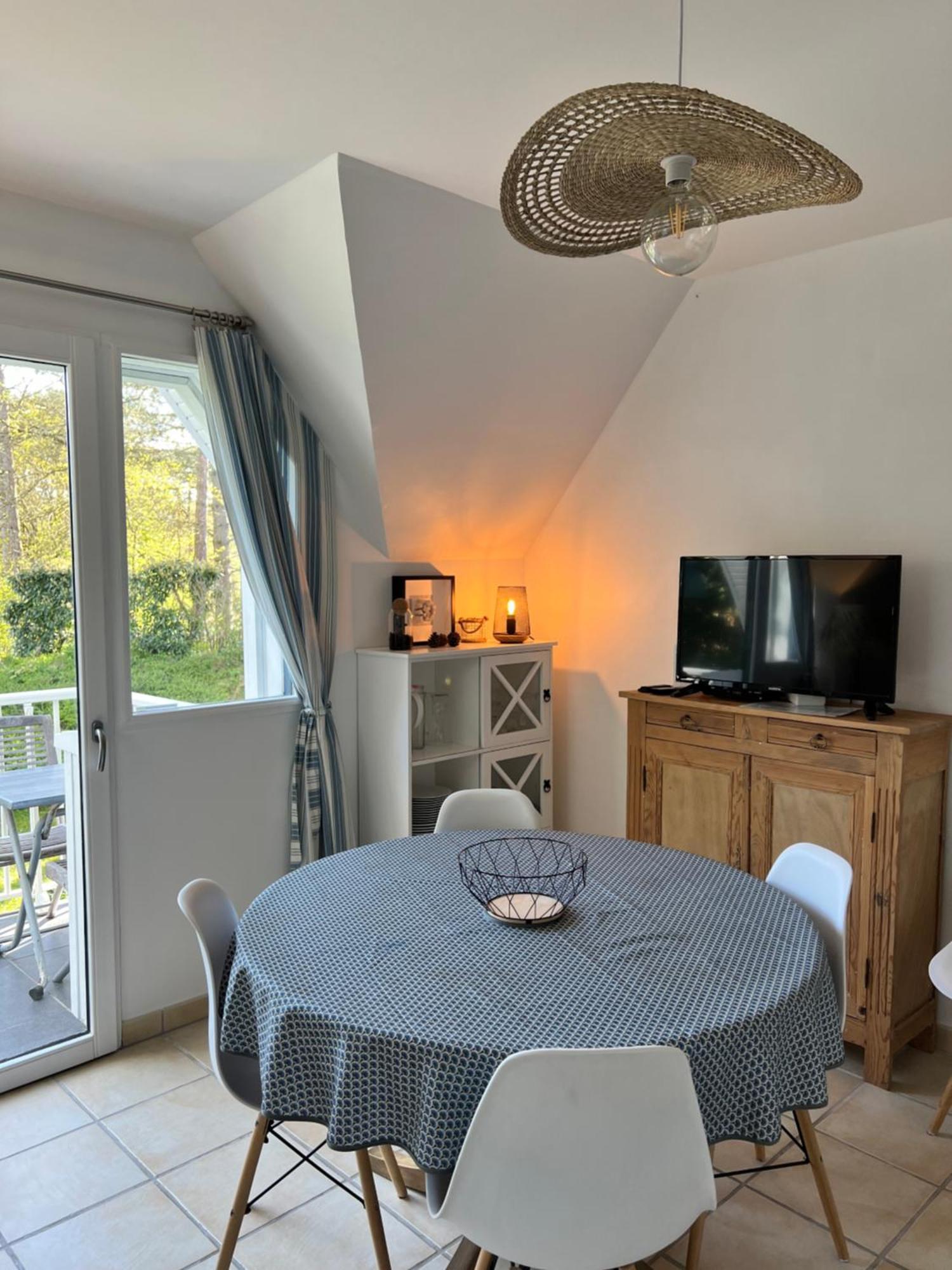 11 Les Pins Penches Apartment นูฟ์ชาเทล-อาร์เดอโลต์ ภายนอก รูปภาพ