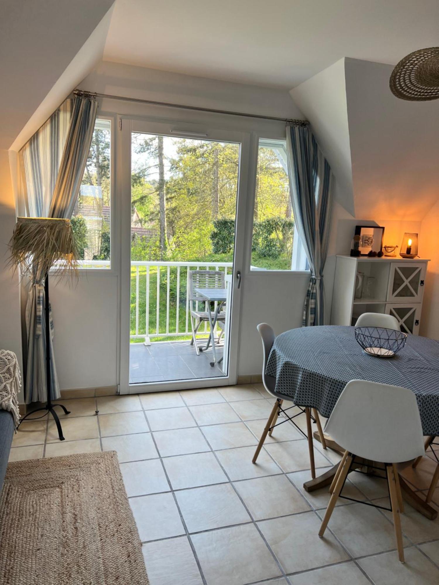 11 Les Pins Penches Apartment นูฟ์ชาเทล-อาร์เดอโลต์ ภายนอก รูปภาพ